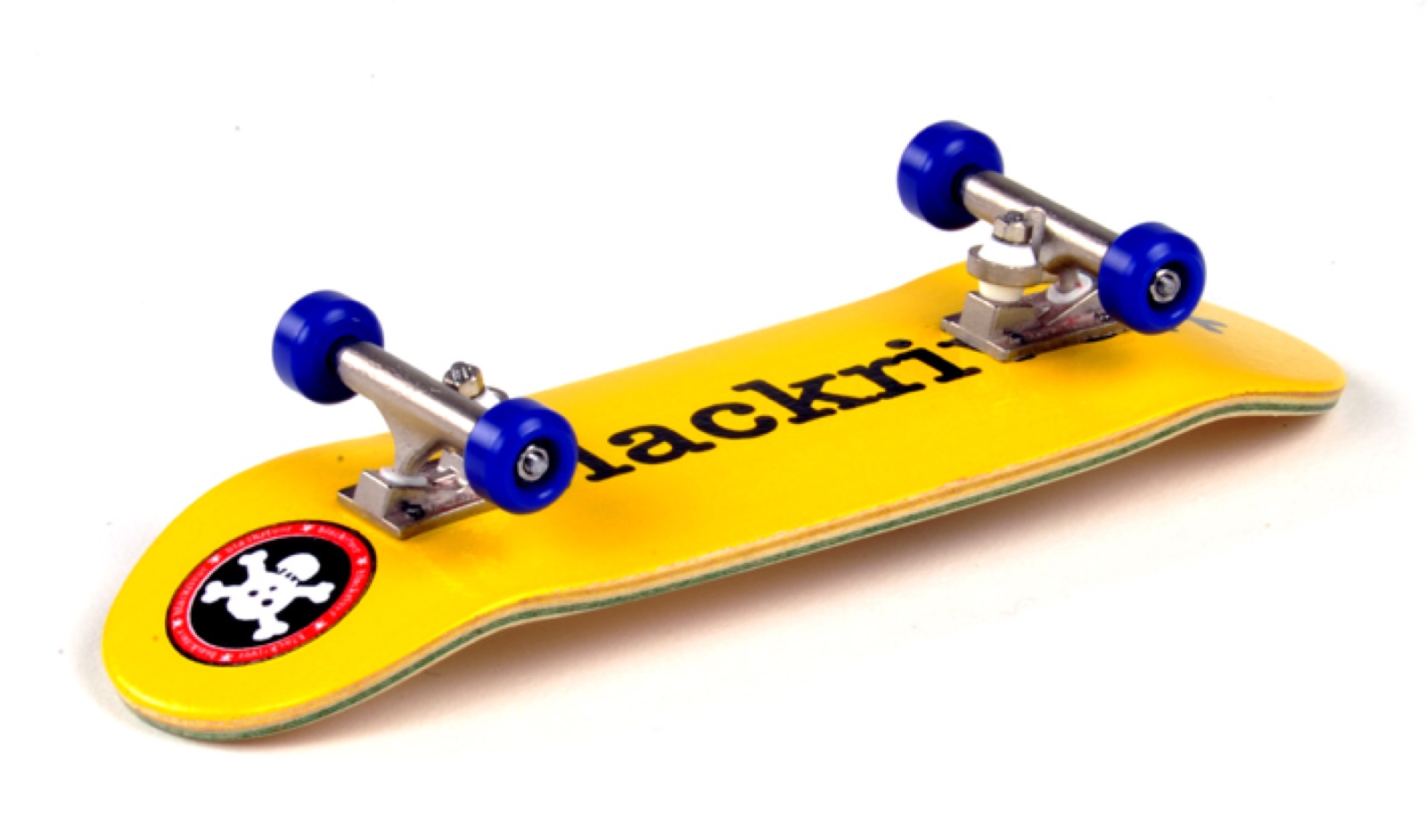 A hand-pressed wooden Berlinwood fingerboard deck.
